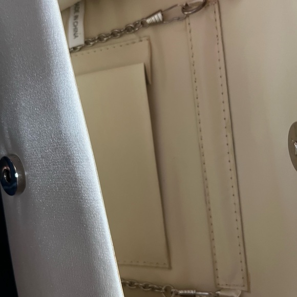 vintage cream satin clutch - Picture 6 of 8